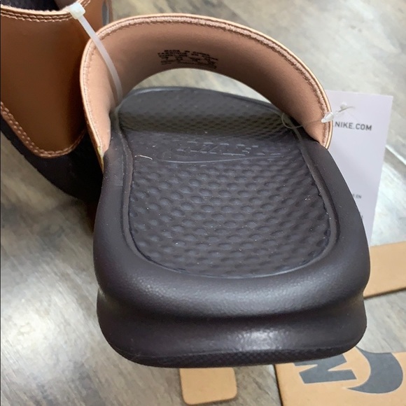 NIKE WMNS BENASSI JDI MTLC RED BRONZE/THUNDER GREY - Picture 10 of 16